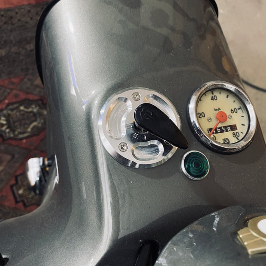 CNC Zündschlossabdeckung Alu natur Schwalbe Star Vogelserie