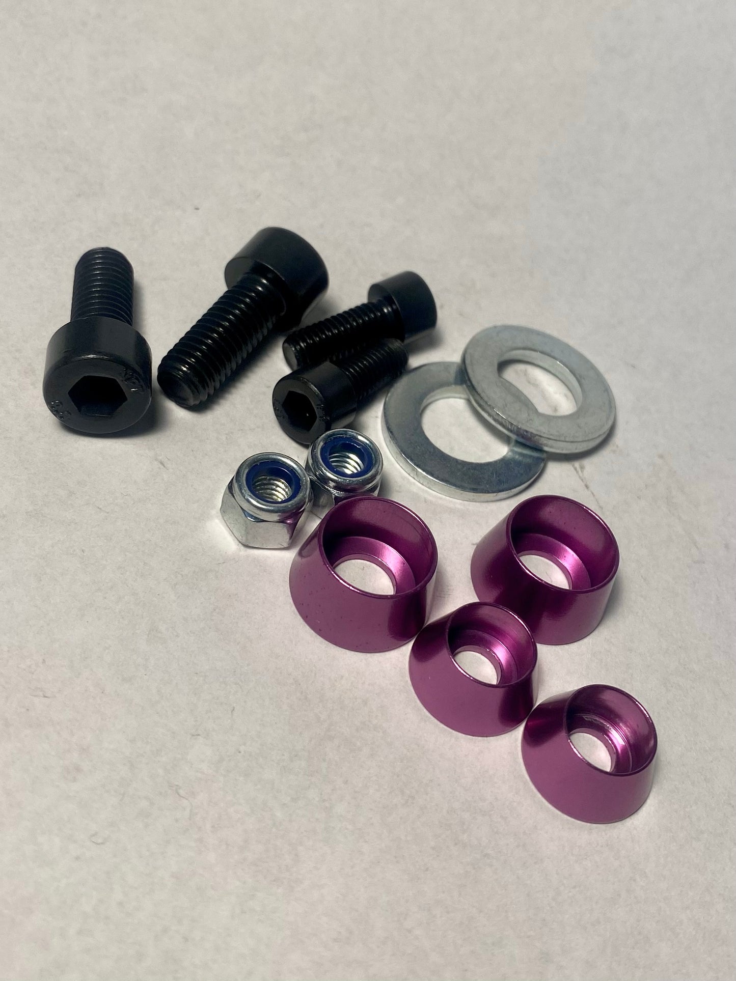 Brüniertes Schraubenset Schwalbe Panzer und Fußraste