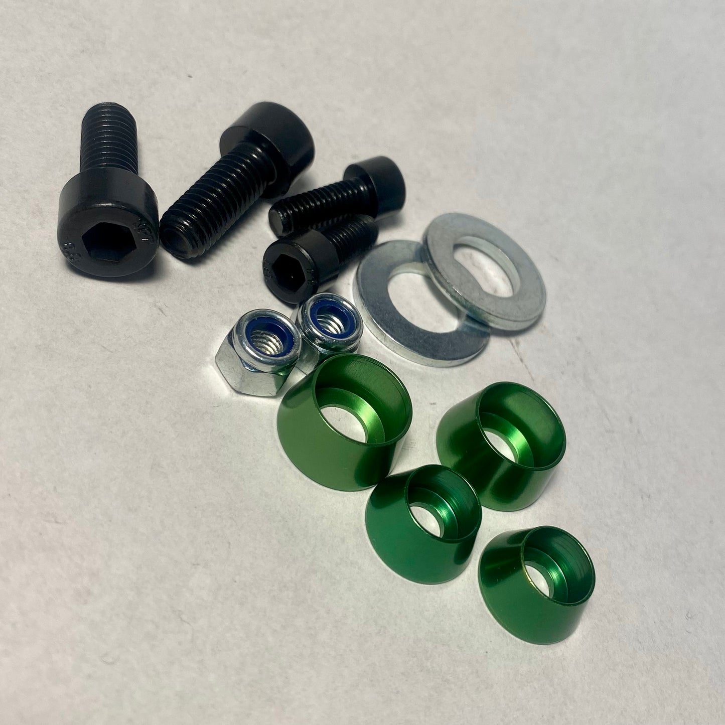 Brüniertes Schraubenset Schwalbe Panzer und Fußraste