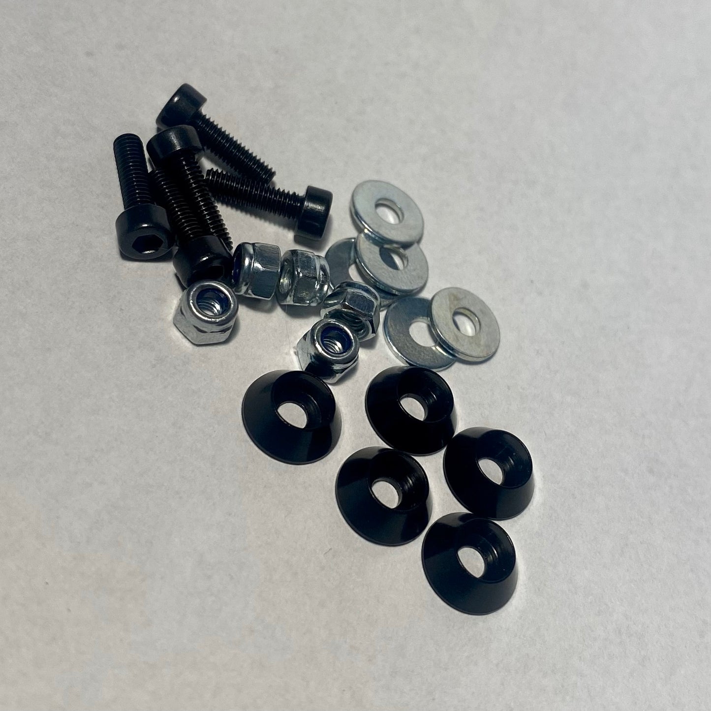 Brüniertes Schraubenset Schwalbe Scheuerleiste